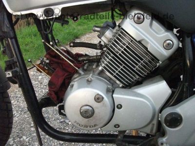 Honda_XL_125V_Varadero_JC32_wie_XL_VT_125C_125_VT125_C_C2__V_JC29_JC31_115.jpg