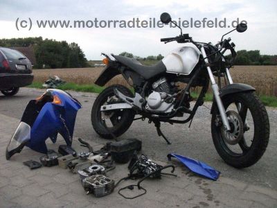 Honda_XL_125V_Varadero_JC32_wie_XL_VT_125C_125_VT125_C_C2__V_JC29_JC31_3.jpg