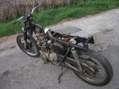 Honda_CB_250B4_nackt_20kW_250_CB250_K_K4_B4_250K_250K4_250B4_CB250K_CB250K4_CB250B4_03_1974_16.jpg
