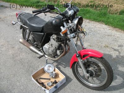 Suzuki_GN_250_schwarzrot_NJ42A_wie_GN_DR_125_250_400_GN125_GN250_GN400_63.jpg