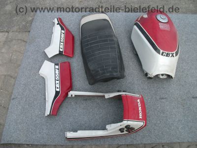 Honda_CBX_550_F2_F_2_PC04__Lacksatz_Tank_Heck_Seitenteil_Seitenverkleidung_Giuliari_Sitzbank_1.jpg