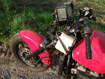 Kawasaki_GPX_600R_rot_und_blau_Gepaecktraeger_Heckumbau_wie_GPZ_GPX_ZZR_ZX_600_A_B_C_D_R_83.jpg