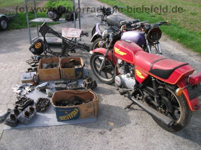 Yamaha_XS_400_2A2_rot-gelb_Umbau_auf_XS360_wie_250_360_XS400_SE_1U4_1U5_4G5_3.jpg
