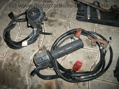 Honda_CBX_750_F_RC17_Teile_Anlasser_Schalter_Fussrasten_Geweih_Oelkuehler_Bremse_8.jpg