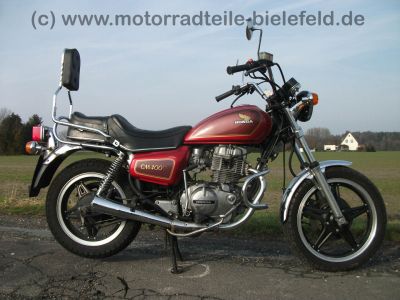 Honda_CM_400_T_400T_original_rot_NC01_Chopper_Sturzbuegel_Fehling_Sissybar_wie_CB_CM_250_400_T_N_48.jpg