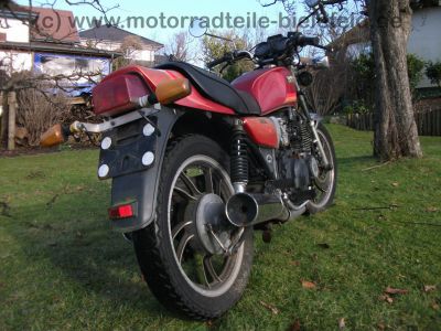 Yamaha_XJ_550_4V8_rot_KONI_wie_XJ_400_500_600_75.jpg