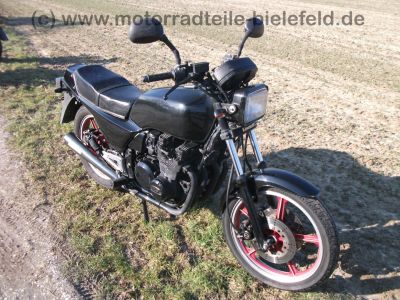 Kawasaki_KZ_400_J_4-Zylinder_schwarz_Typ_KZ_400_M_-_wie_KZ_ZX_Z_400_500_550_750_A_B_C_D_E_UT_GP_12.jpg