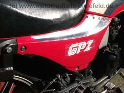 Kawasaki_GPz_550_UT_rot_GIVI_Gepaecktraeger_Koffertraeger_-_Z_ZX_KZ_GPz_400_500_550_750_A_B_UT_GP_LTD_70.jpg