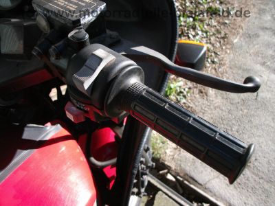 Kawasaki_GPz_550_UT_rot_GIVI_Gepaecktraeger_Koffertraeger_-_Z_ZX_KZ_GPz_400_500_550_750_A_B_UT_GP_LTD_83.jpg
