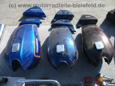 Kawasaki_Z_KZ_400_440_Twin_A_B_H_LTD_Teile_Tank_Seitendeckel_Sitzbank_Koffertraeger_28b.jpg