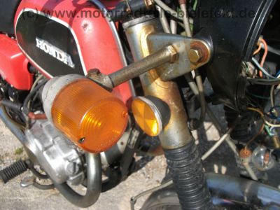 Honda_CB_200_Twin_orange_Speiche_-_wie_CB_CM_CJ_125_185_250_350_360_K_G_T_Twin_C_92.jpg