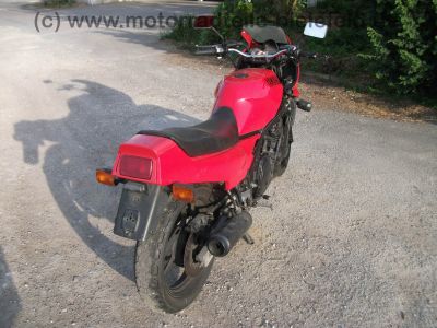 Yamaha_FZ_750_GENESIS_1FN_LSL_Superbike_Lenker_wie_FZR_FZ_400_600_750_2KK_3KT_1FV_1TV_34.jpg
