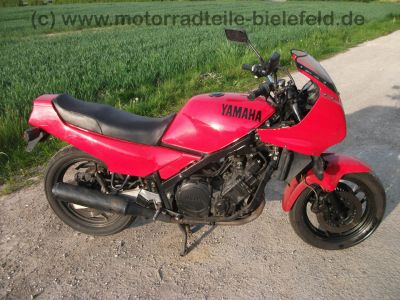 Yamaha_FZ_750_GENESIS_1FN_LSL_Superbike_Lenker_wie_FZR_FZ_400_600_750_2KK_3KT_1FV_1TV_45.jpg