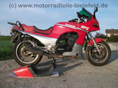 Kawasaki_GPZ_900_750_R_ZX_900_750_A_MRA_Scheibe_ABM_Superbike_Lenker_Koffer_Giuliari_Sitzbank_70.jpg
