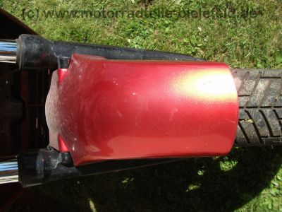 Honda_VF_1000_F2_Bol_dOr_SC15_rot-silber_V4_wie_VF_400_500_700_750_1100_F_F2_C_S_R_SC16_65.jpg
