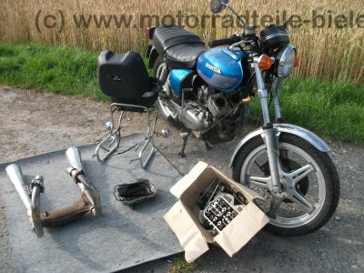 Honda_CB_400_T_blau_orig__Auspuff_HM_413_414_Gepaecktraeger_-_wie_CB_CM_250_400_450_T_N_11.jpg
