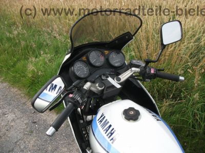Yamaha_XJ_900_weiss-silber_58L_1__Hd__KONI_Spiegler_Stahlflex_wie_XJ_650_750_F_N_31A_4BB_3NG_2HL_4K0_41Y_11M_12.jpg