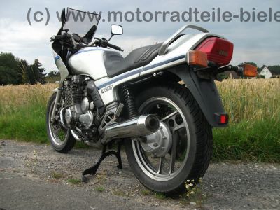 Yamaha_XJ_900_weiss-silber_58L_1__Hd__KONI_Spiegler_Stahlflex_wie_XJ_650_750_F_N_31A_4BB_3NG_2HL_4K0_41Y_11M_2.jpg