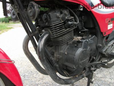 Kawasaki_GPZ_305_BD_rot_Tankbeulen_Belt_Drive_Twin_-_wie_KZ_Z_GPZ_CSR_250_305_400_440_A_B_C_D_LTD_20.jpg