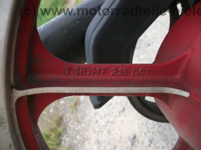 Kawasaki_GPZ_305_BD_rot_Tankbeulen_Belt_Drive_Twin_-_wie_KZ_Z_GPZ_CSR_250_305_400_440_A_B_C_D_LTD_67.jpg
