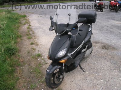 Yamaha_Maxster_XQ_125__SE05_98_kmh_Scheibe_BOS_Auspuff_Topcase_mit_Traeger_-_wie_Majesty_MBK_Thunder_Skyliner_4.jpg