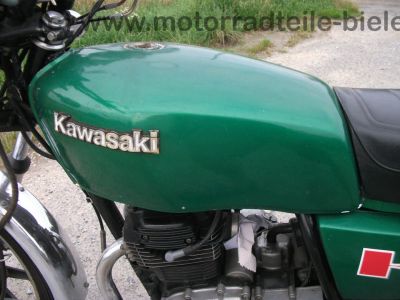 Kawasaki_KZ_250_A_TWIN_gruen_original_Auspuff_-_wie_Z_KZ_GPZ_CSR_250_305_400_440_A_B_C_D_E_LTD_TWIN_19.jpg