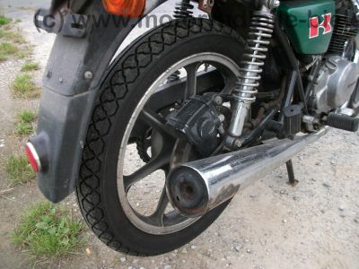 Kawasaki_KZ_250_A_TWIN_gruen_original_Auspuff_-_wie_Z_KZ_GPZ_CSR_250_305_400_440_A_B_C_D_E_LTD_TWIN_75.jpg