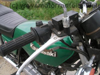Kawasaki_KZ_250_A_TWIN_gruen_original_Auspuff_-_wie_Z_KZ_GPZ_CSR_250_305_400_440_A_B_C_D_E_LTD_TWIN_95.jpg