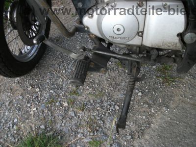 Suzuki_GZ_125_Marauder_schwarz_Crash_Motor_OK_Sissy-Bar_Packtaschenhalter_SB_-_wie_GN_DR_125_17.jpg