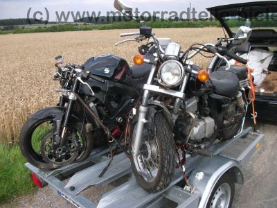 Suzuki_GZ_125_Marauder_schwarz_Crash_Motor_OK_Sissy-Bar_Packtaschenhalter_SB_-_wie_GN_DR_125_3.jpg