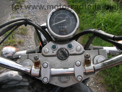Suzuki_GZ_125_Marauder_schwarz_Crash_Motor_OK_Sissy-Bar_Packtaschenhalter_SB_-_wie_GN_DR_125_32.jpg