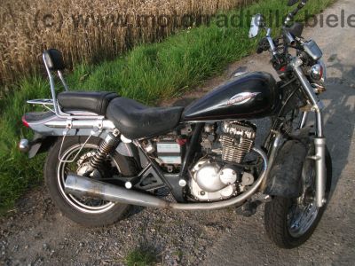 Suzuki_GZ_125_Marauder_schwarz_Crash_Motor_OK_Sissy-Bar_Packtaschenhalter_SB_-_wie_GN_DR_125_77.jpg