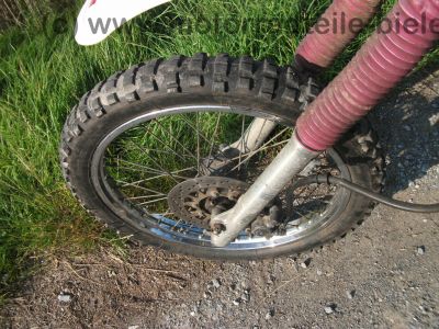 Yamaha_DT_80_LC_2_LC_II_53V_Cross_Motor_2RA_Vergaser_3WC_Raeder_DT_125_4BL_-_wie_RD_DT_50_80_125_LC_1_2_I_II_63.jpg