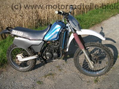 Yamaha_DT_80_LC_2_LC_II_53V_Cross_Motor_2RA_Vergaser_3WC_Raeder_DT_125_4BL_-_wie_RD_DT_50_80_125_LC_1_2_I_II_93b.jpg