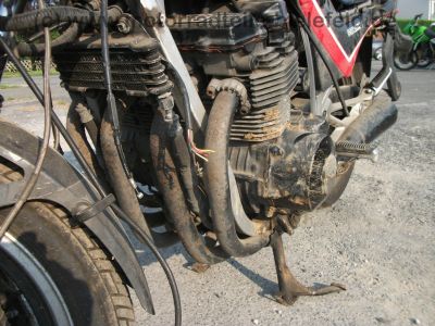 Suzuki_GSX_550_E_GN71D_schwarz-rot_CRASH_Motor_neu_-_wie_GSX_400_500_550_600_F_E_ES_EF_55.jpg