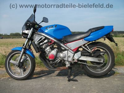 Honda_CB-1_NC27_blau_CB_400_F_CB_1_-_wie_CBR_400_RR_NC23_NC29_CB_400_SF_CBR_600_F_PC19_PC23_1.jpg