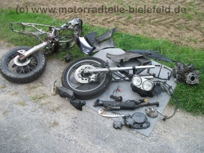Yamaha_TDR_125_Belgarda_3SH_SuperMoto_Speiche_-_wie_3XE_3XD_4GW_4GX_5AN_RD_DT_125_R_82.jpg