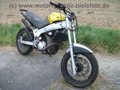 Yamaha_TDR_125_R_4GW_SuperMoto_Stunt_-_wie_3SH_3XE_3XD_4GW_4GX_5AN_RD_DT_125_R_74.jpg