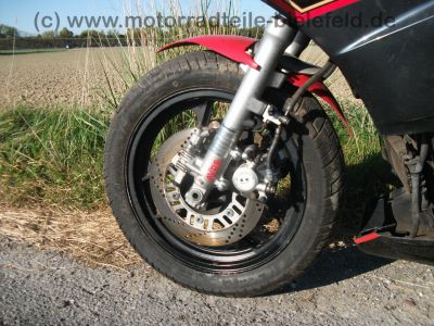 Kawasaki_GPZ_600_R_rot_ZX600A_Streetfighter_Wrack_-_wie_GPZ_GPX_ZX_500_600_750_900_R_A_B_C_72.jpg