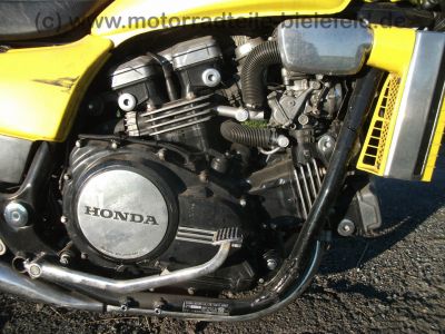 Honda_VF_750_C_Magna_RC09_gelb_Crash_-_wie_VF_500_700_750_1100_S_F_C_RC21_RC28_V35_V45_V65_Sabre_Interceptor_103.jpg