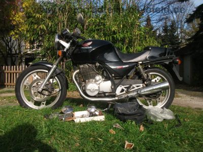 Honda_XBR_500_PC15_schwarz_original_Sozius-Abdeckung_Gepaecktraeger_-_wie_XBR_500_S_GB_500_Clubman_PC16_RFVC_Einzylinder_3.jpg