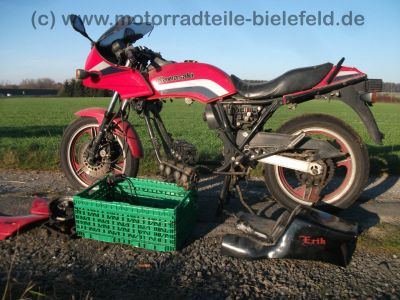 Kawasaki_GPZ_750_UT_rot_KZ_750_A1_A2_ZX_750_A_-_wie_Z_KZ_GPz_LTD_400_550_750_1100_UT_E_A_B_38.jpg