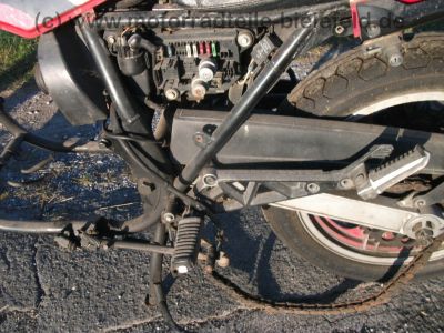 Kawasaki_GPZ_750_UT_rot_KZ_750_A1_A2_ZX_750_A_-_wie_Z_KZ_GPz_LTD_400_550_750_1100_UT_E_A_B_89.jpg