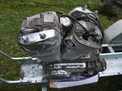 Suzuki_VS_700_Intruder_VP51A_Motor_P502_mit_Anlasser_Lichtmaschine_Wasserpumpe_engine_starter_generator_-_wie_VS_600_750_800_GLF_3.jpg