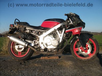 Honda_CBR_600_F_rot-schwarz_25kW_PC23_Sturz_-_wie_PC19_CBR_1000_F_SC21_SC24_40.jpg
