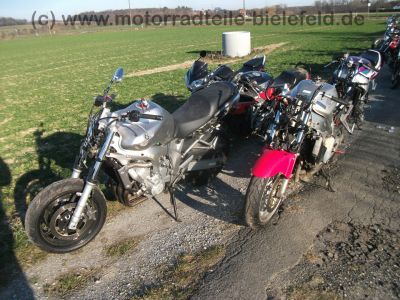 Yamaha_FZ6-N_RJ07_silber_Crash_-_wie_YZF_FZS_600_1000_FZ6_Fazer_S2_YZF-R6_FZ1-N_FZ1-S_RJ_02_03_05_09_14_12.jpg