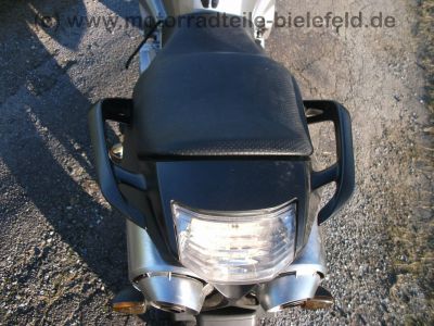Yamaha_FZ6-N_RJ07_silber_Crash_-_wie_YZF_FZS_600_1000_FZ6_Fazer_S2_YZF-R6_FZ1-N_FZ1-S_RJ_02_03_05_09_14_63.jpg