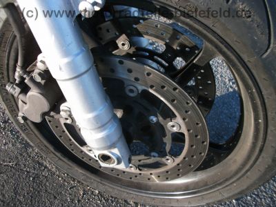 Yamaha_FZ6-N_RJ07_silber_Crash_-_wie_YZF_FZS_600_1000_FZ6_Fazer_S2_YZF-R6_FZ1-N_FZ1-S_RJ_02_03_05_09_14_98.jpg