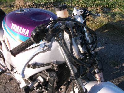 Yamaha_FZR_600_R_4JH_lila-weiss_Sturz_-_wie_YZF_600_R_Thundercat_4VT_4WD_3HE_TDM_850_56.jpg