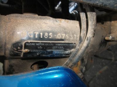 Suzuki_GT_185_blau_2-Takt_Wrack_Auspuff_Motor_original_-_wie_GP_GT_125_200_X5_250_X7_91.jpg